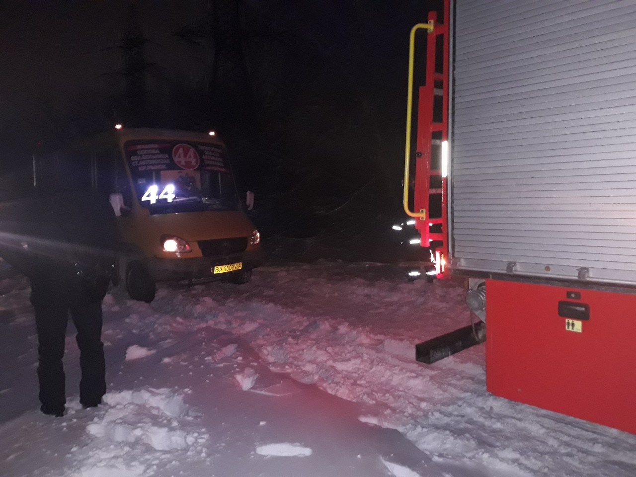 На дорогах Кiровоградщини через негоду застрягли чотири рейсовi автобуси (ФОТО)