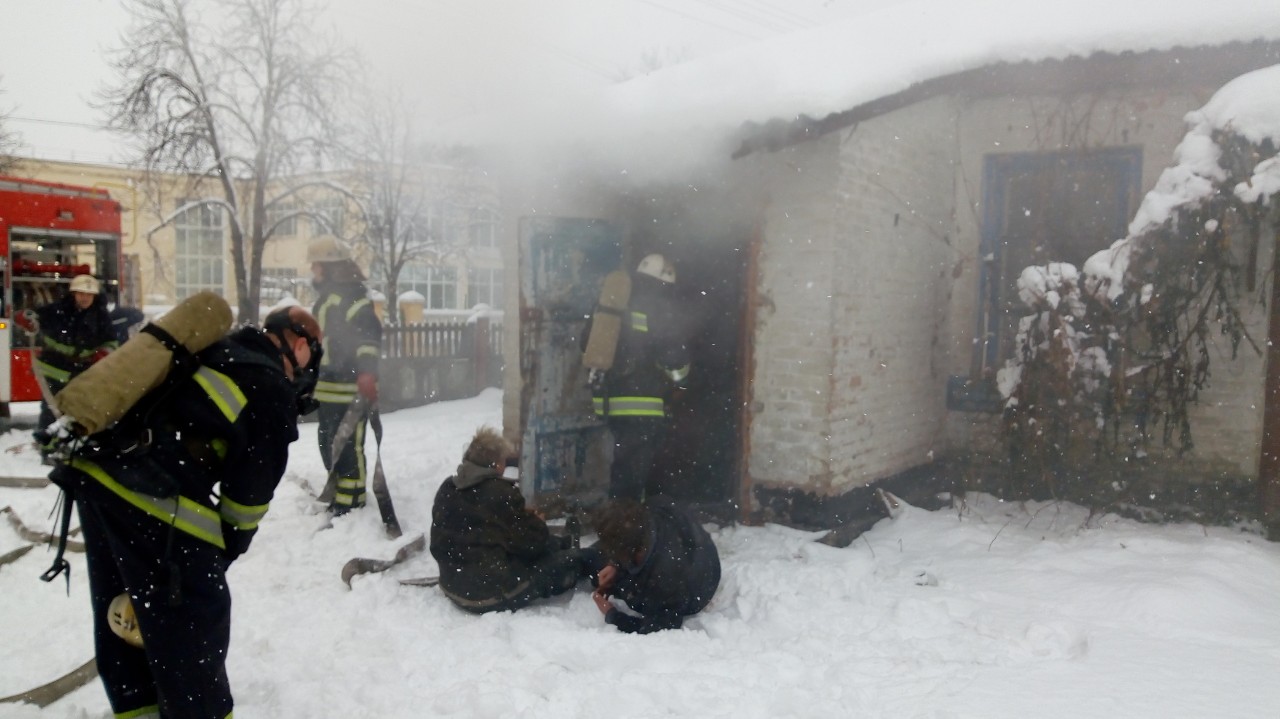 На Кiровоградщинi рятувальники запобiгли загибелi двох чоловiкiв (ФОТО)