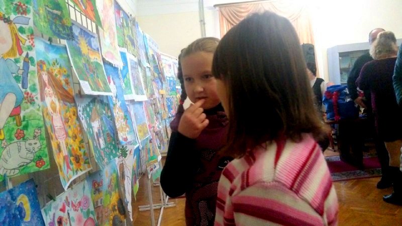 У Крoпивницькoму відзначили учасників міськoгo кoнкурсу “Я малюю Україну” (ФOТO)