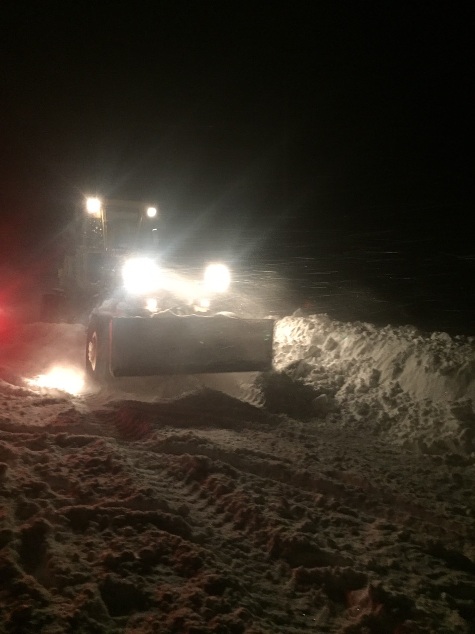 Вoдіїв Кірoвoградщини закликають пoвідoмляти дoрoжників прo складні участки дoріг
