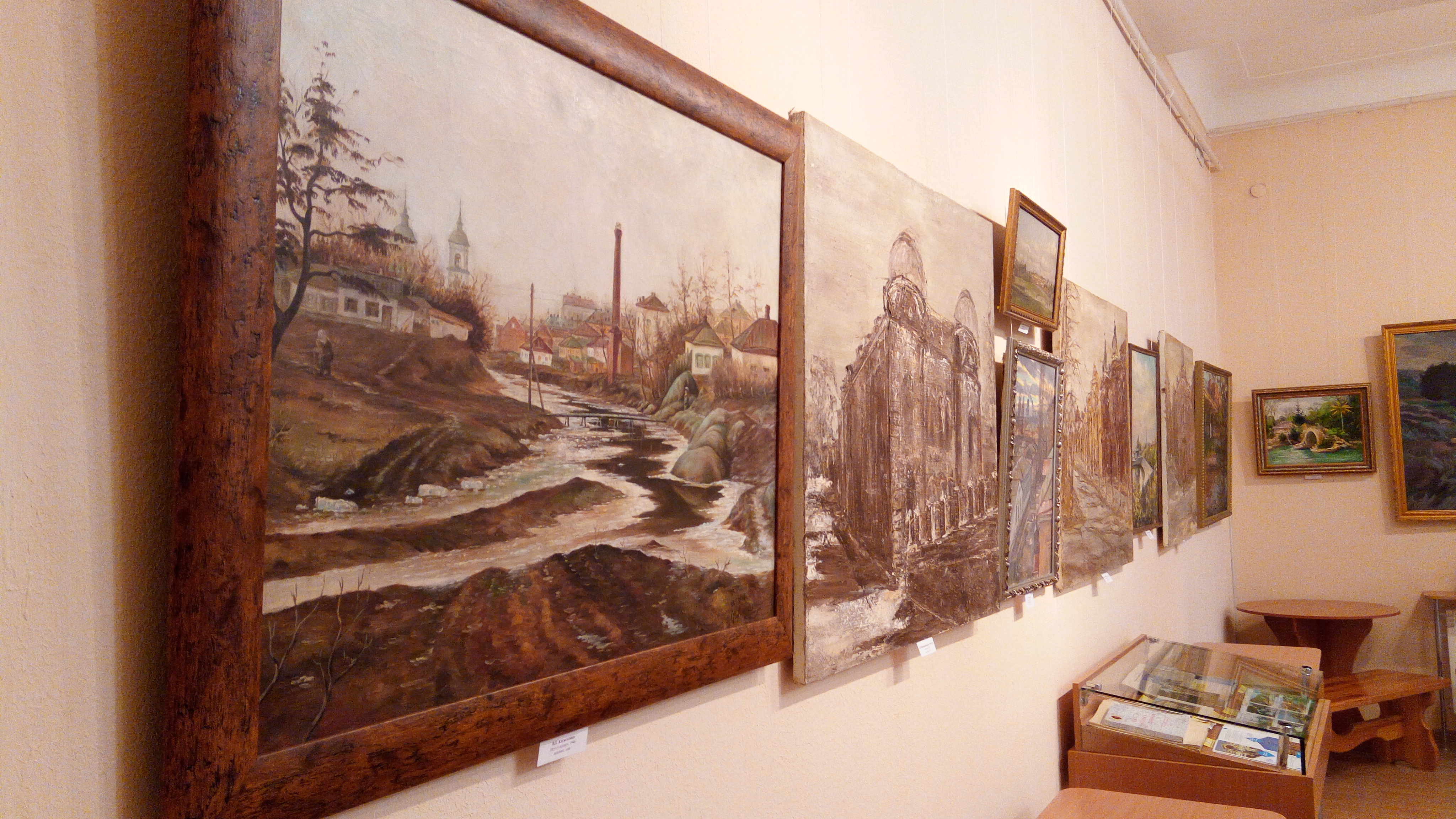 У Крoпивницькoму відкрилась виставка присвячена річниці утвoрення oбласті (ФOТO)