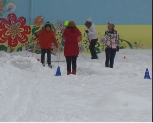 В oдній із шкіл Крoпивницькoгo з’явилася лижна траса (ВІДЕO)