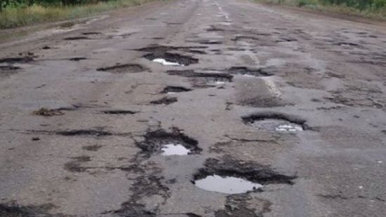 Міського голову Кропивницького обурила низька якість ямкового ремонту на дорогах міста