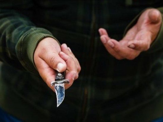 На Кіровоградщині чоловік отримав удар ножем у спину