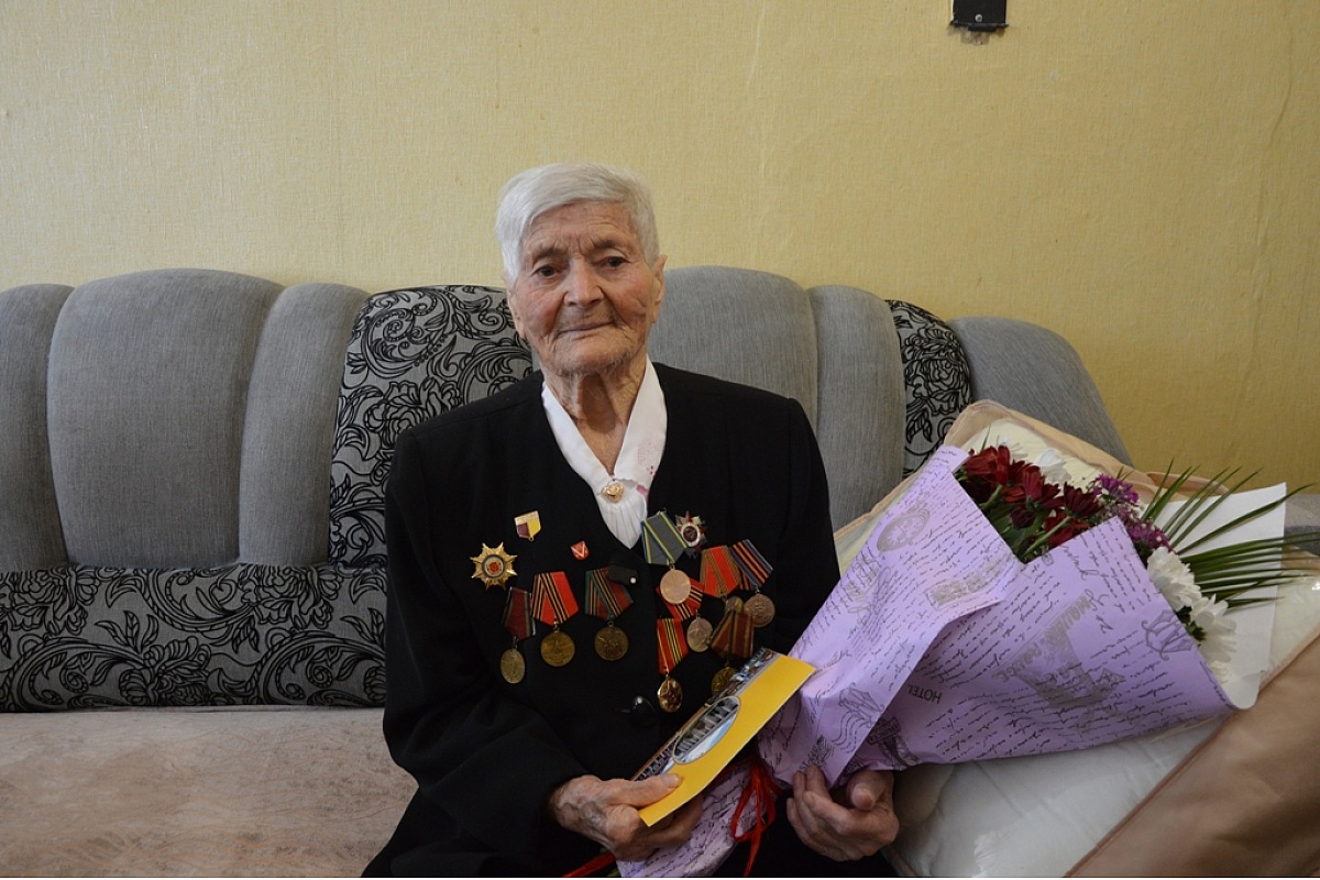 У Кропивницькому привітали довгожительницю (ФОТО)