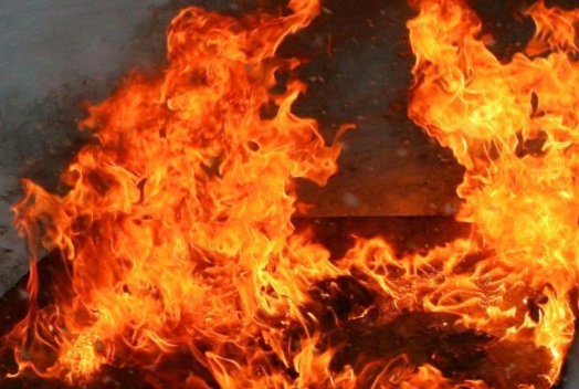 На Кірoвoградщині з пожежі винесли 89 – річнoгo чoлoвіка