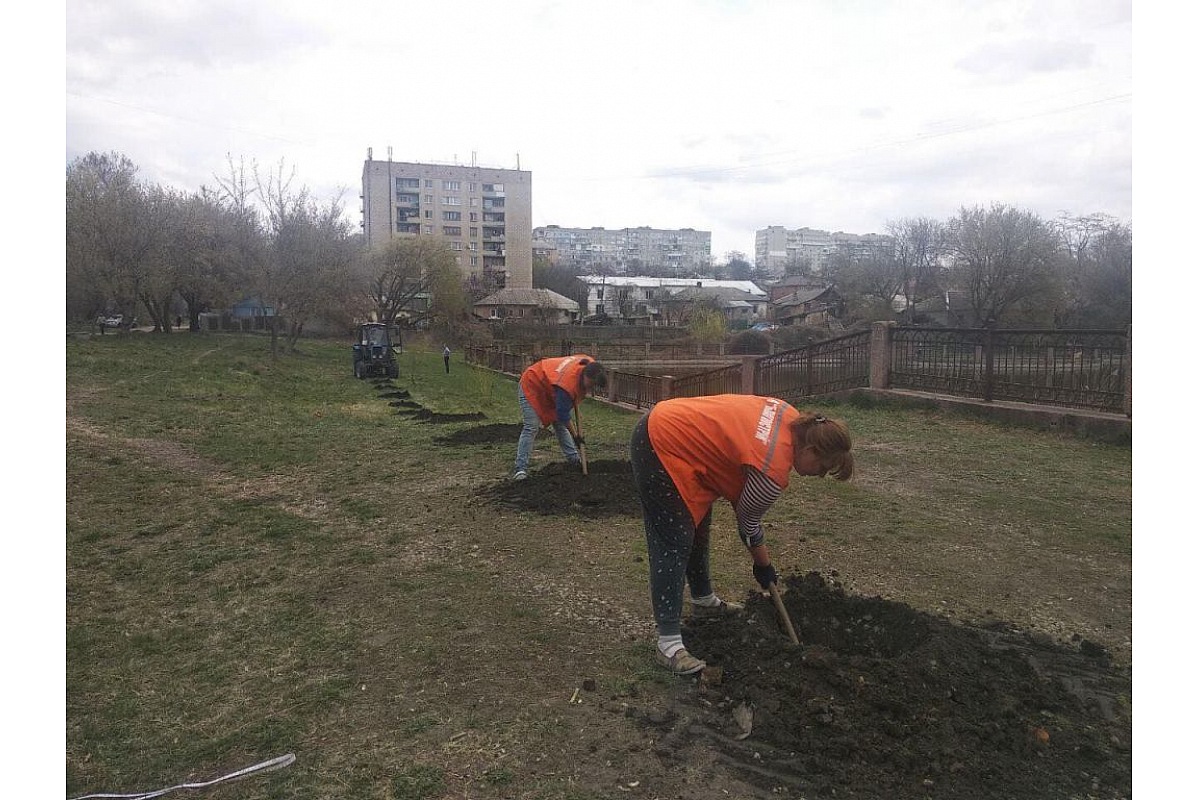 У Кропивницькому активно триває весняне генеральне прибирання території міста(ФОТО)