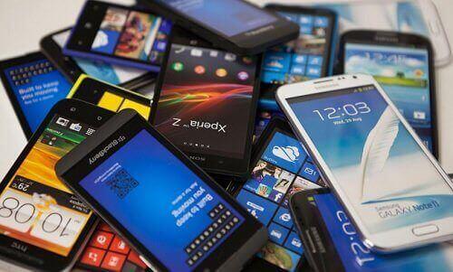 У Кропивницькому невідомі викрали з магазину півсотні мобільних телефонів