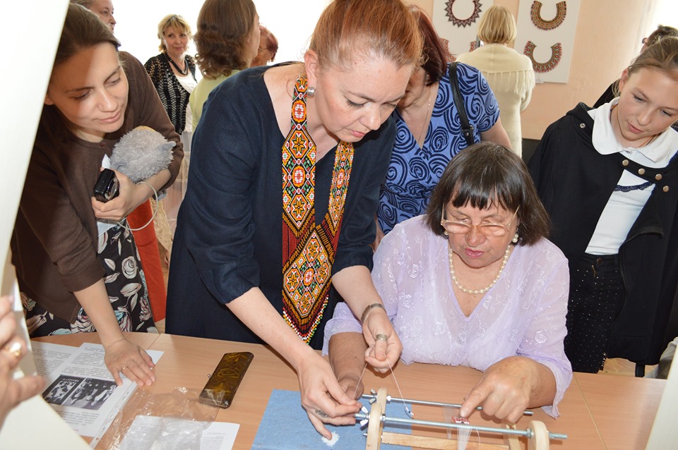 В Олександрії відкрилась виставка прикрас з бісеру (ФОТО)
