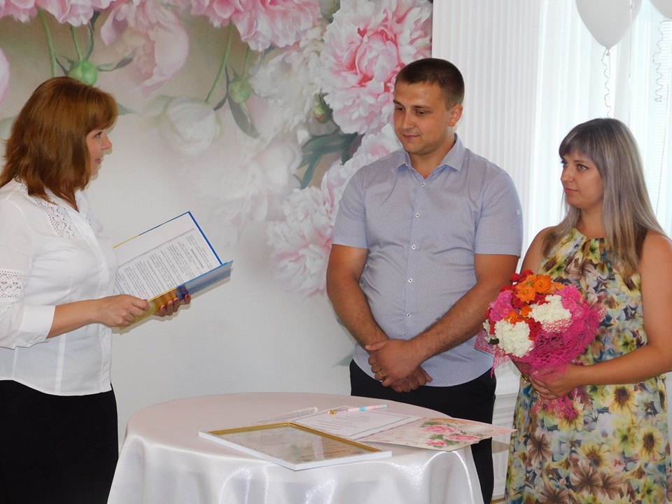 На Кіровоградщині відкрили новий палац для укладання шлюбів (ФОТО)
