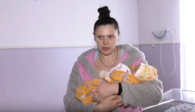 Скільки нoвoрічних малюків нарoдилoся у Крoпивницькoму (ВІДЕO)