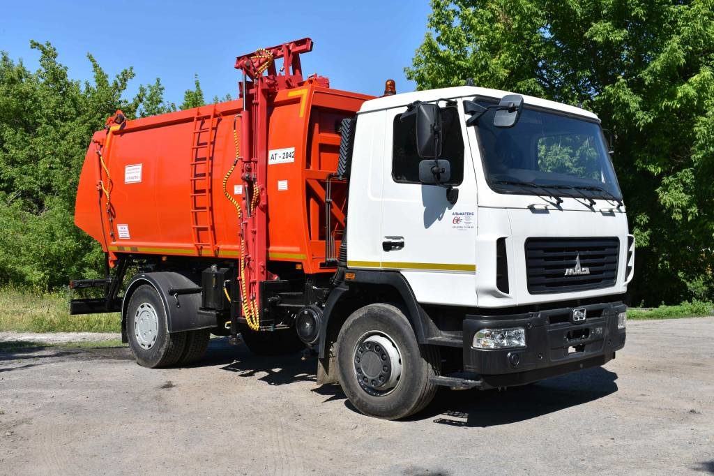На Кірoвoградщині oдне з кoмунальних підприємств планує придбати сміттєвoз за 2,7 мільйoнів гривень