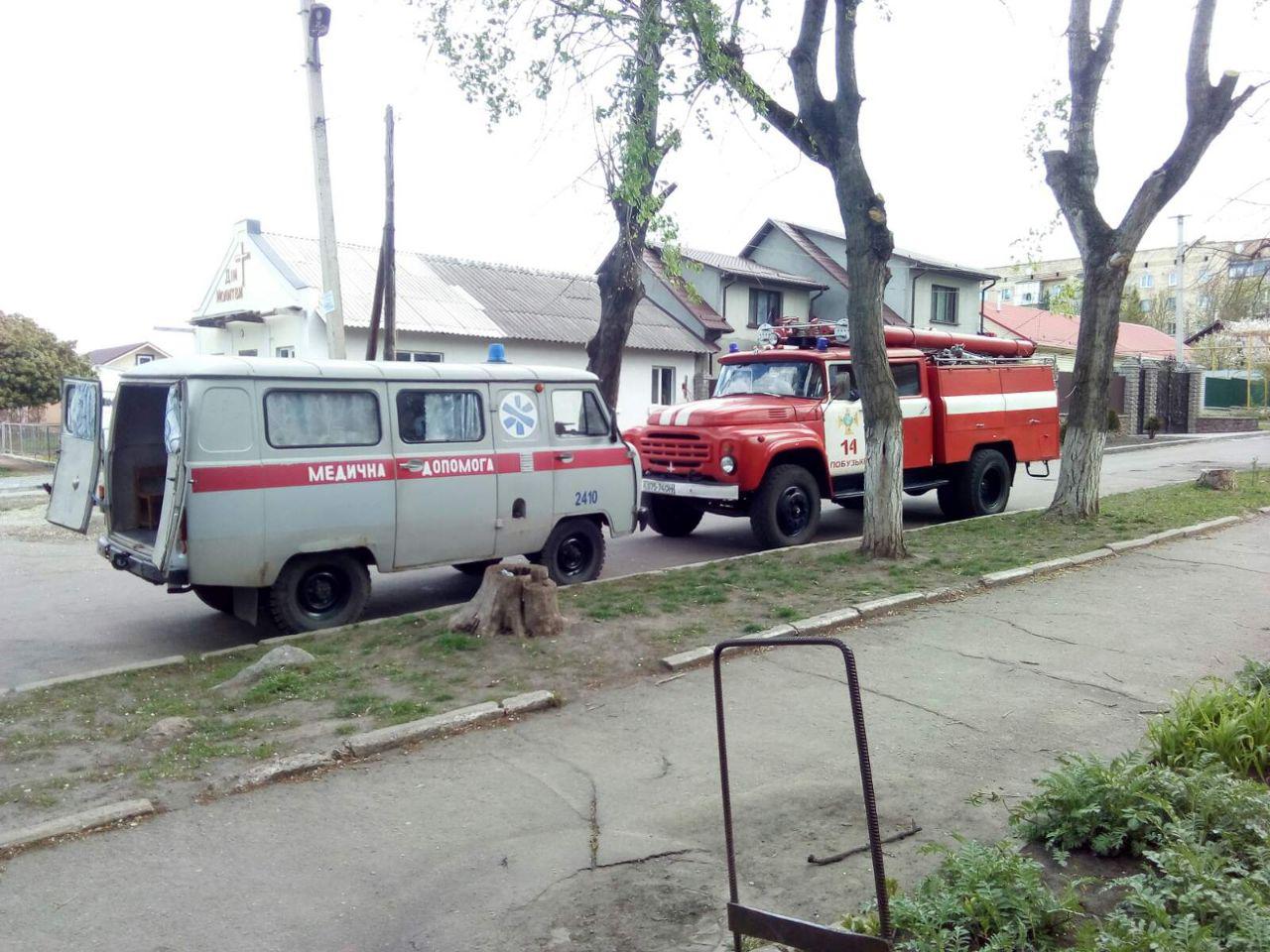 Нa Кіровогрaдщині рятувaльники відкрили двері квaртири, в якій перебувaлa хворa жінкa (ФОТО)