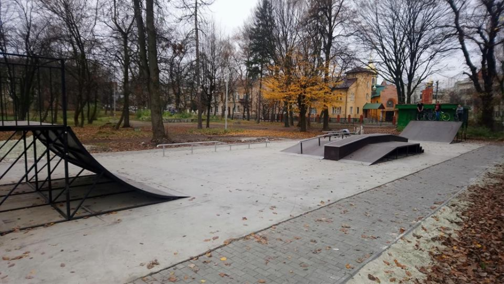 Нa Кіровогрaдщині збирaють підписи зa будівництво “Скейтпaрку” для молоді
