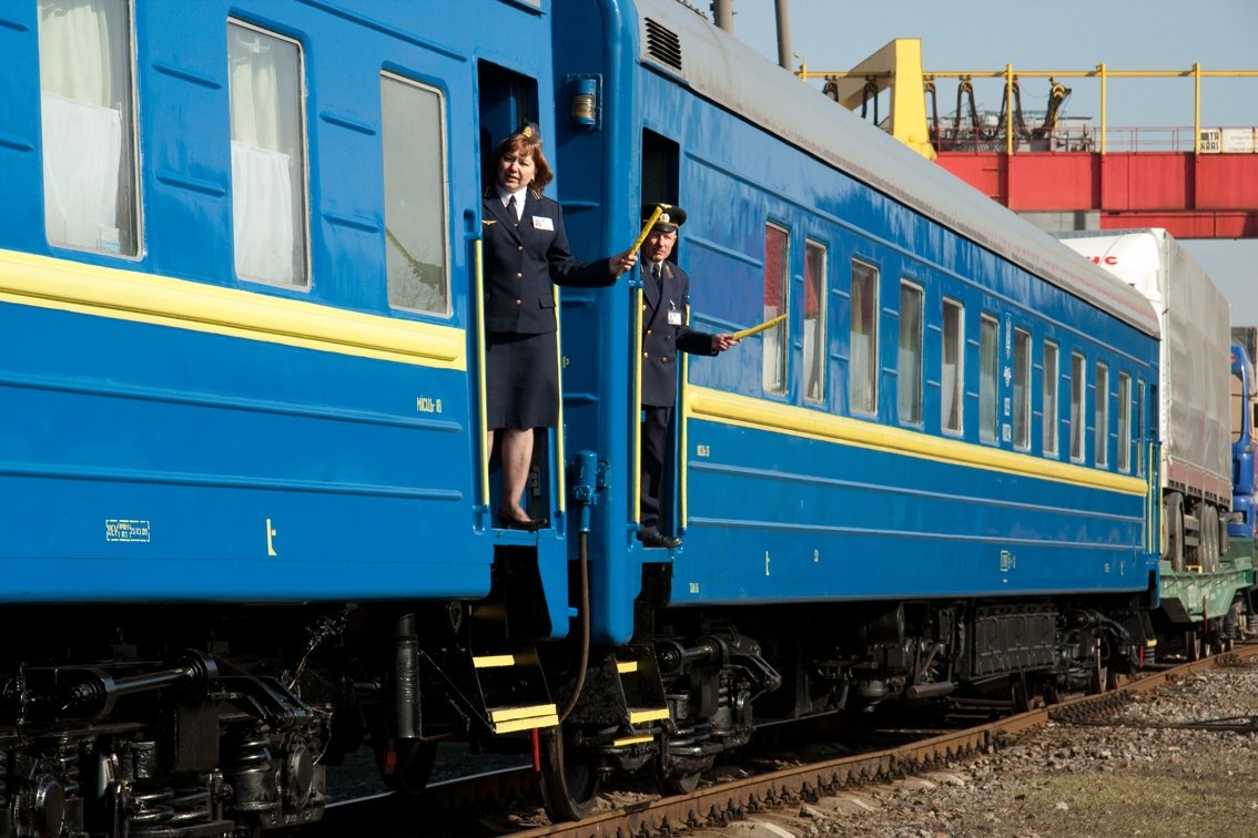 Вiдсьогоднi жителi Кiровоградщини можуть купувати квитки на деякi потяги