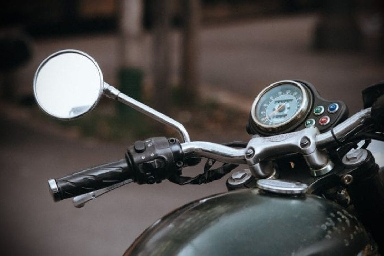 Житель Кіровоградщини видурив у знайомого мотоцикл