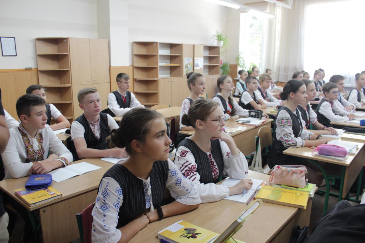 Голова Кіровоградської обласної ради привітав школярів з Днем знань (ФОТО)