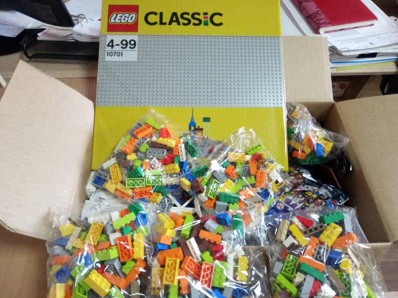 У громaді нa Кіровогрaдщині першaчки отримaють ігрові нaбори “LEGO Play Box”