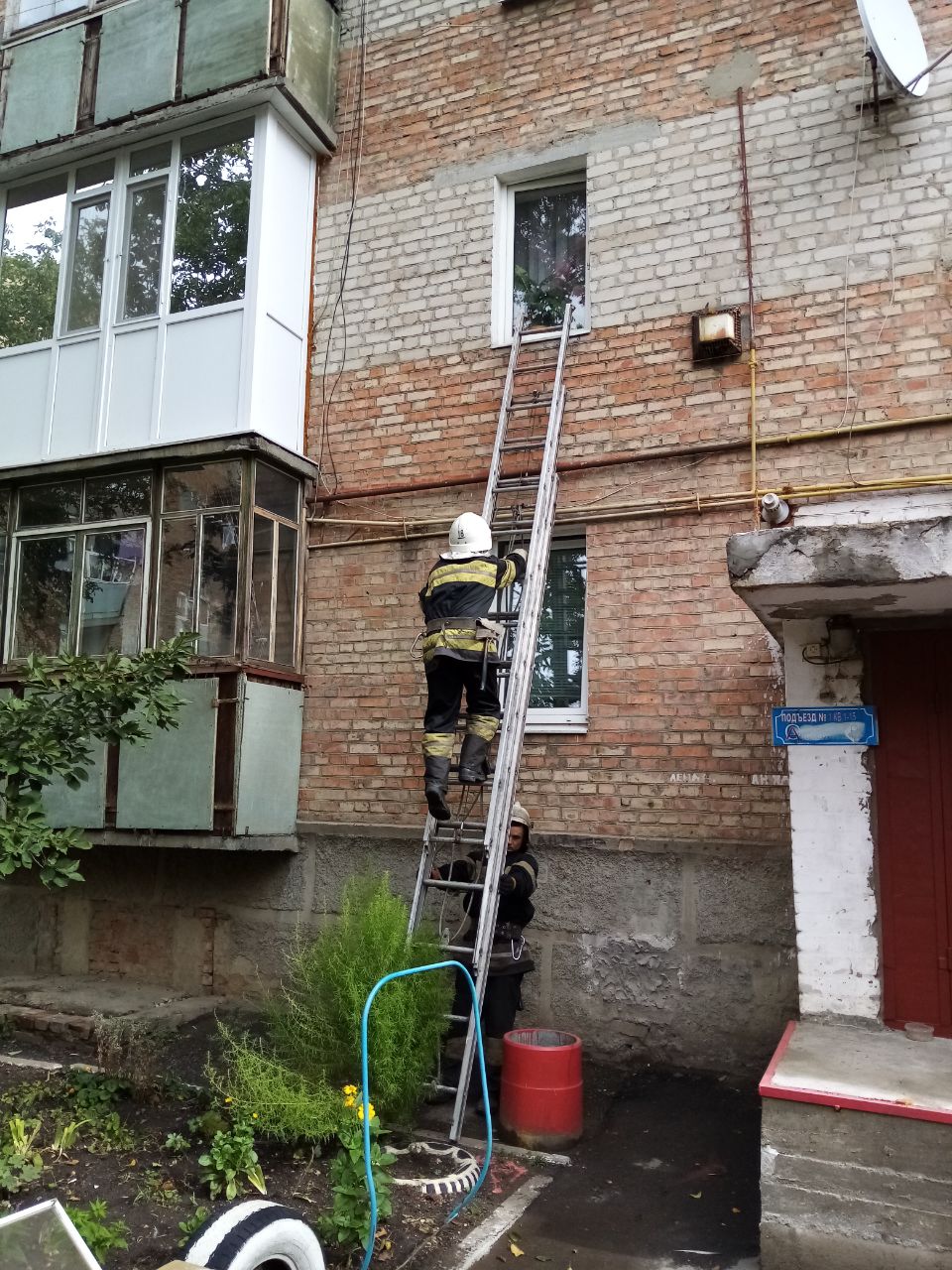 Рятувальники Кiровоградщини вiдкрили квартири, в яких господарi потребували медичної допомоги (ФОТО)
