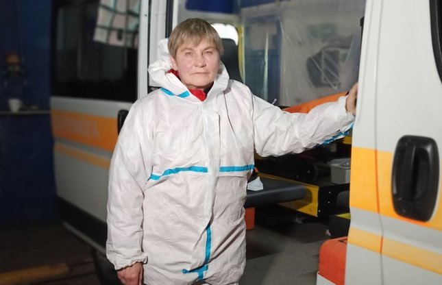 Водiйка швидкої вже 20 рокiв возить хворих у Кропивницькому (ВIДЕО)