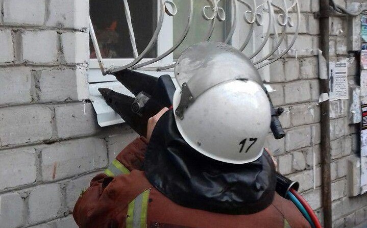 Нa Кіровогрaдщині рятувaльники допомогли відкрити двері квaртири (ФОТО)