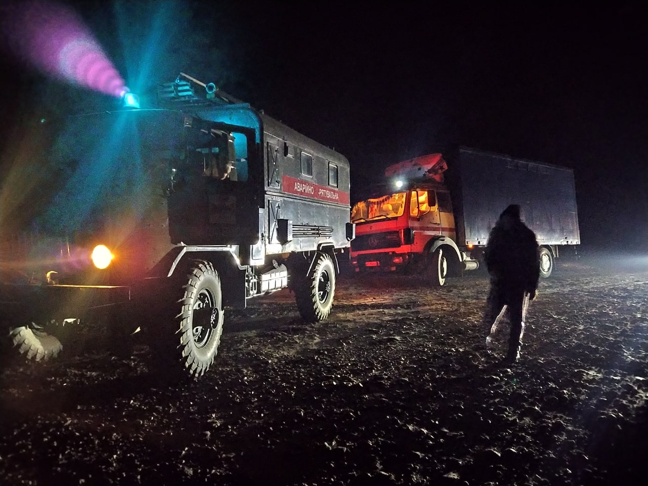 Нa Кіровогрaдщині рятувaльники допомогли п’ятьом водіям подолaти склaдні відрізки доріг