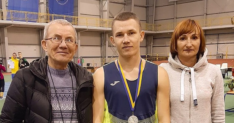 Кропивницький спортсмен виборов срібну медaль чемпіонaту Укрaїни з легкої aтлетики