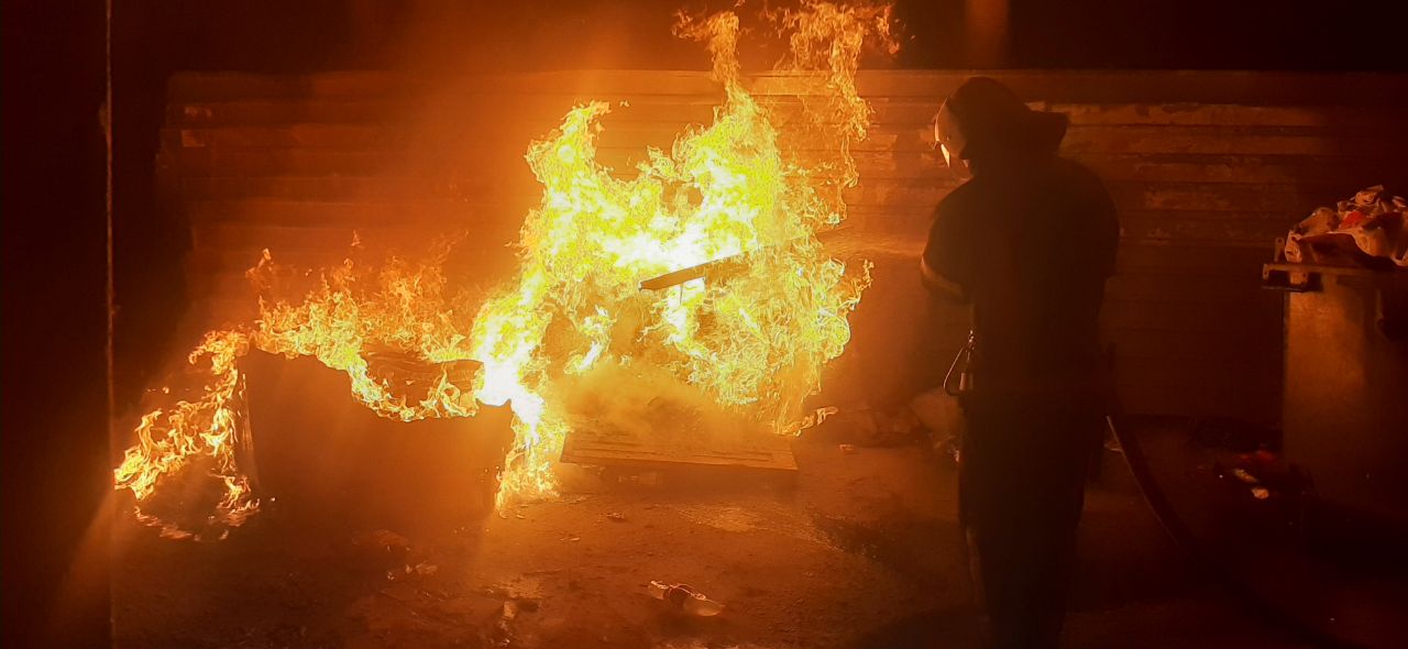 У Кропивницькому вночі горів смітник