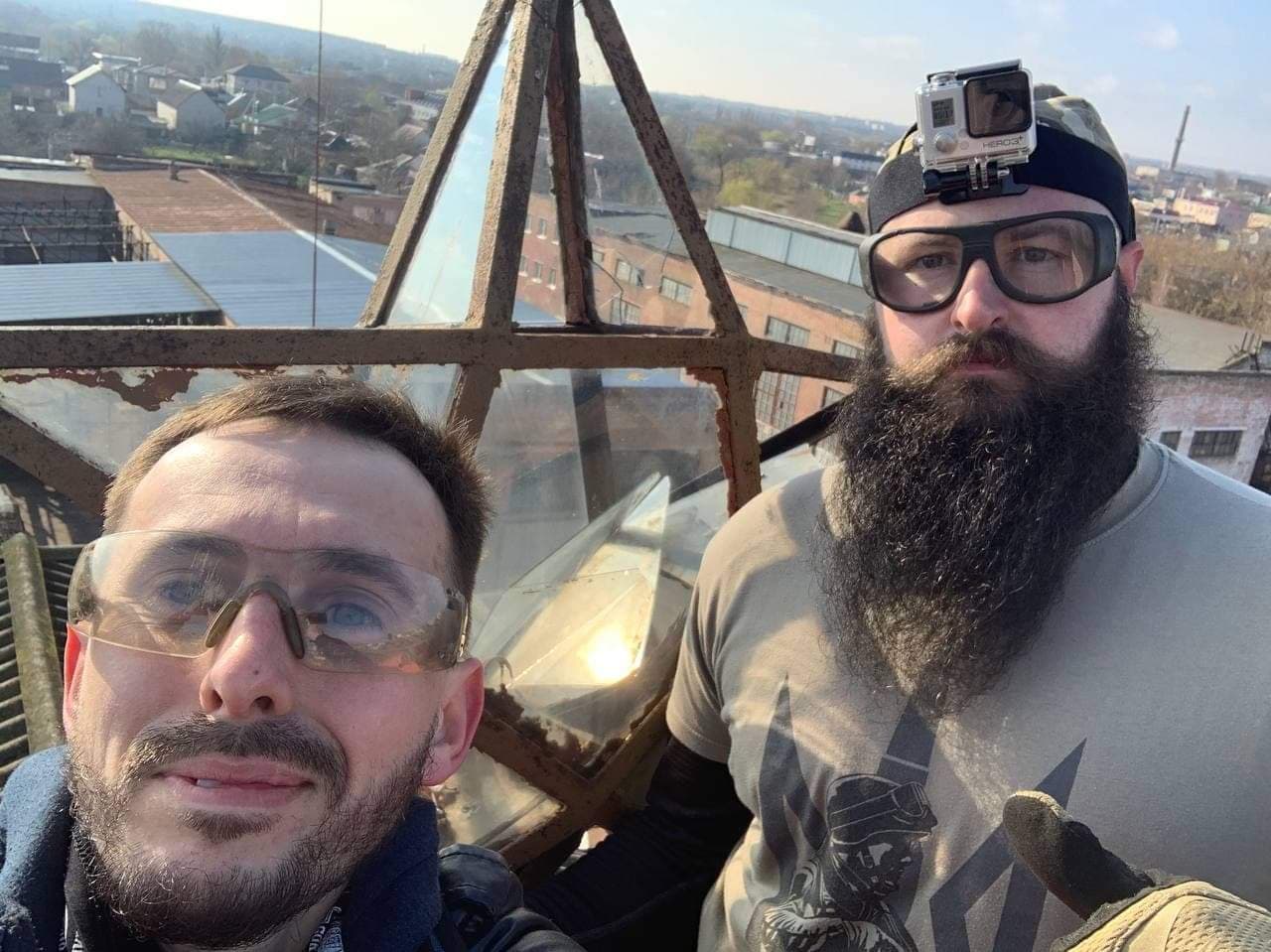 Двоє кропивничан декомунiзували будiвлю заводу (ФОТО)