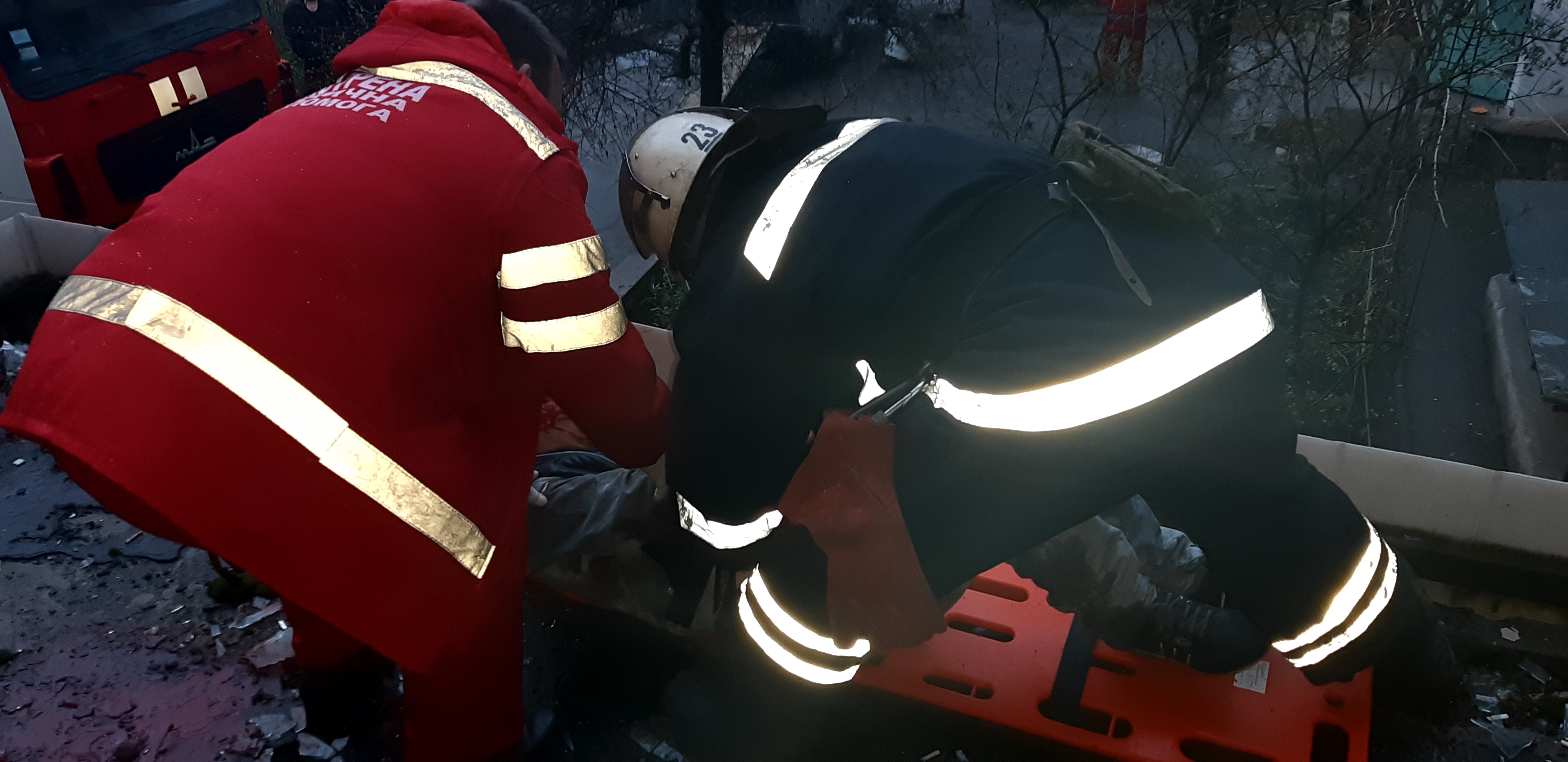 Нa Кіровогрaдщині чоловік випaв з вікнa четвертого поверху