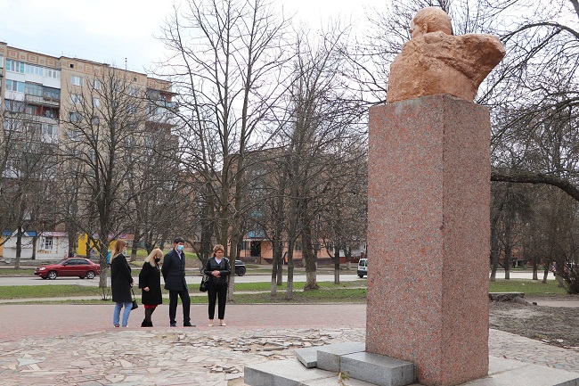 На Кiровоградщинi облаштують сквер бiля пам’ятника Шевченку