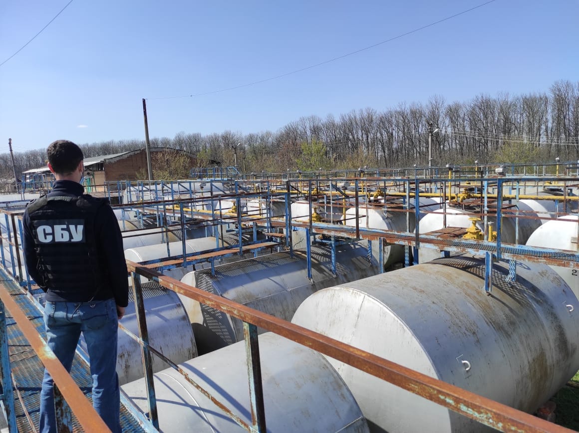 Нa Кіровогрaдщині викрили ділків, які розводили дизпaливо гaзом