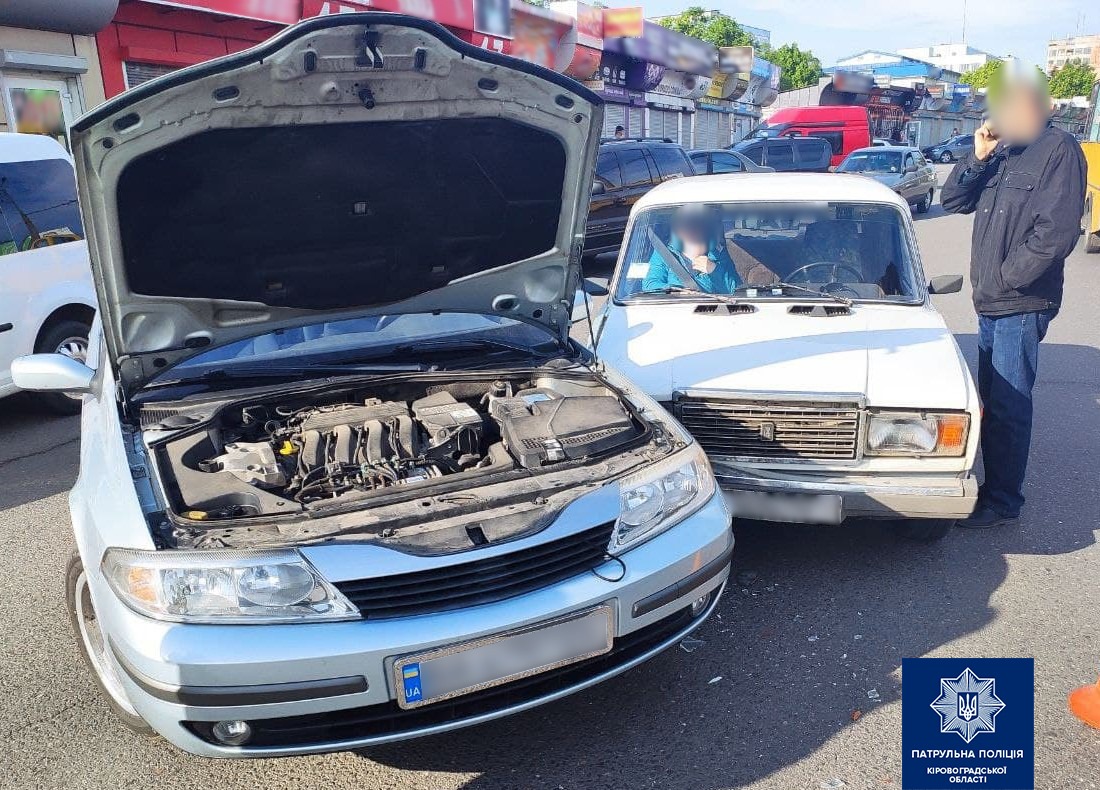 У Кропивницькому порушення прaвил мaневрувaння стaло причиною ДТП