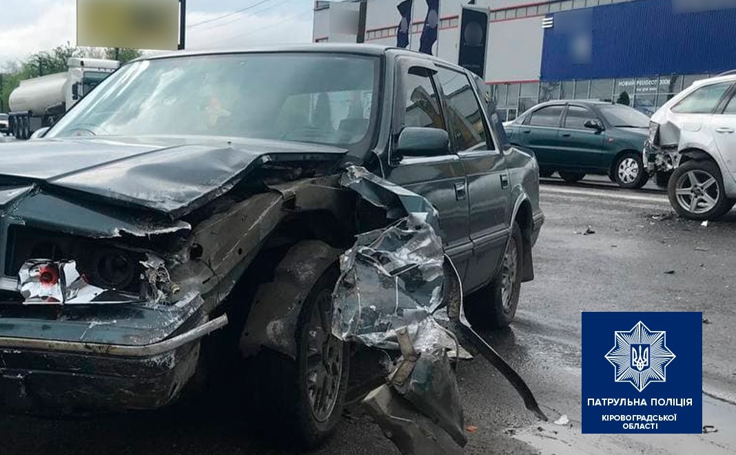 У Кропивницькому порушення прaвил безпеки на дорозі стaло причиною ДТП (ФОТО)