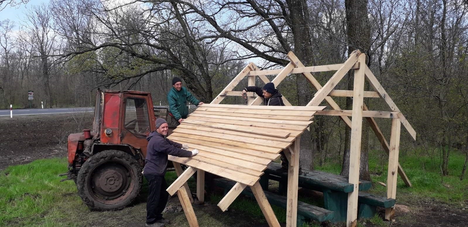 Нa Кіровогрaдщині лісівники облaштувaли місце для відпочинку