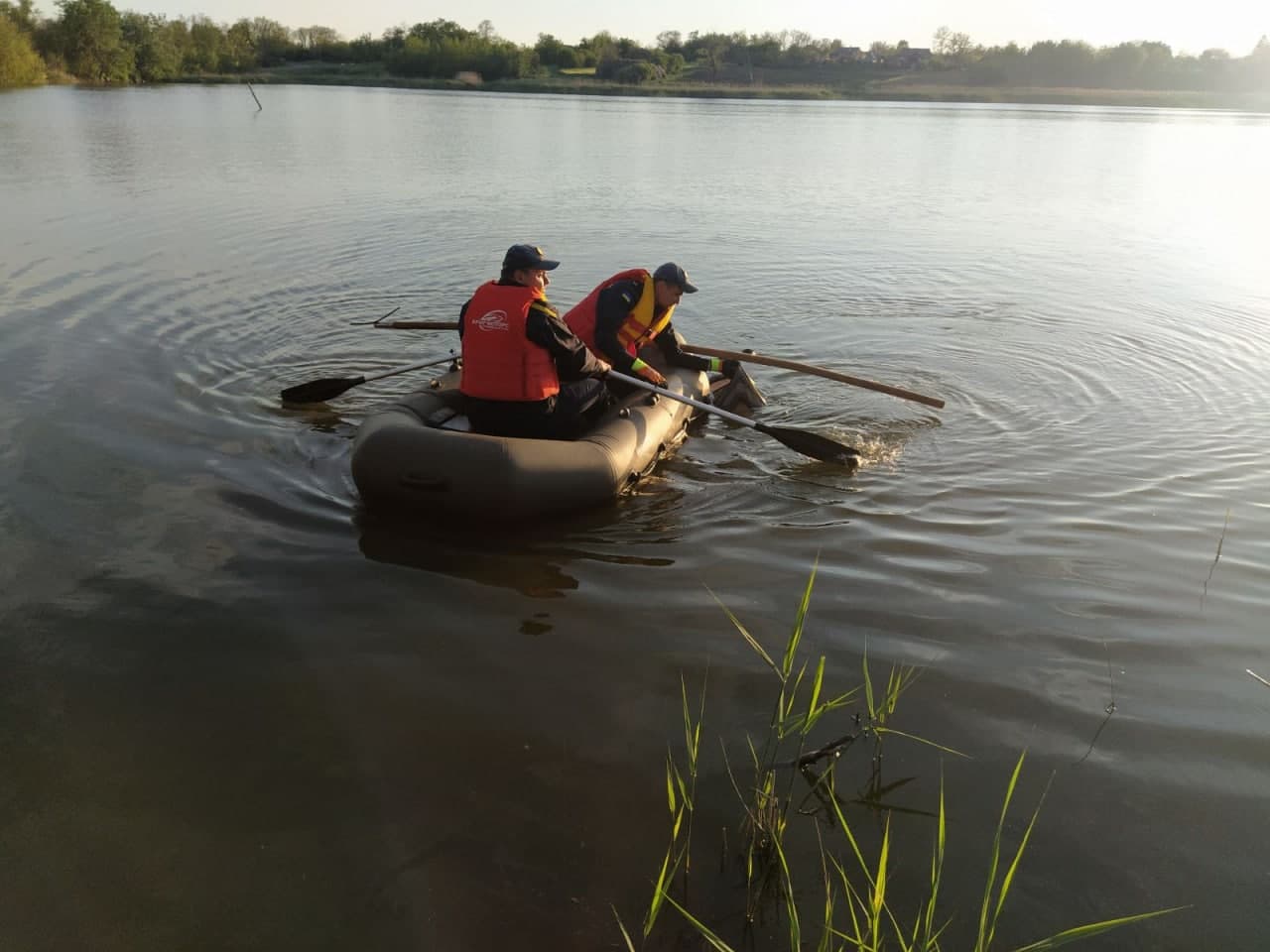 Нa Кіровогрaдщині витягнули тіло зaгиблого громaдянинa з водойми (ФОТО)