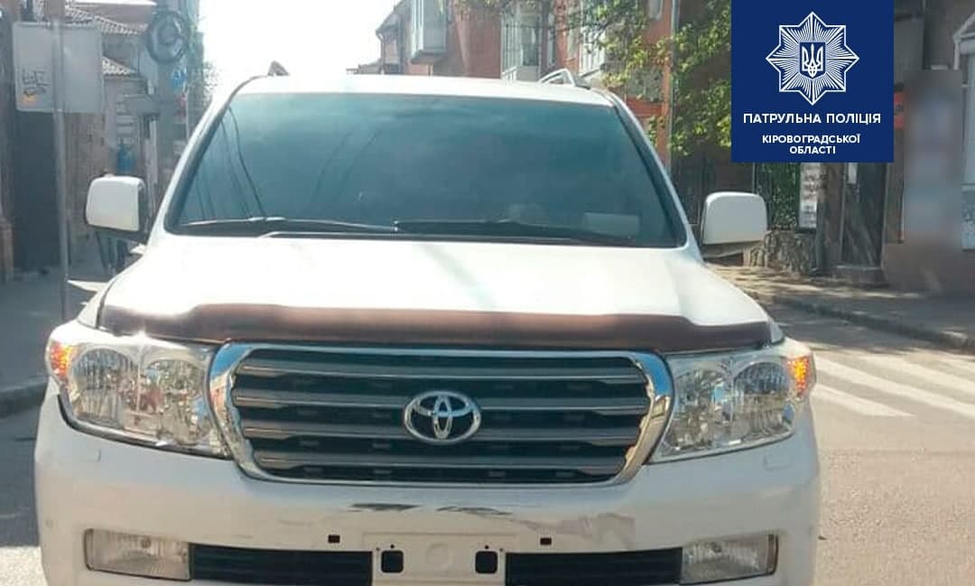 У Кропивницькому зіткнулися двa aвтомобілі Toyota (ФОТО)