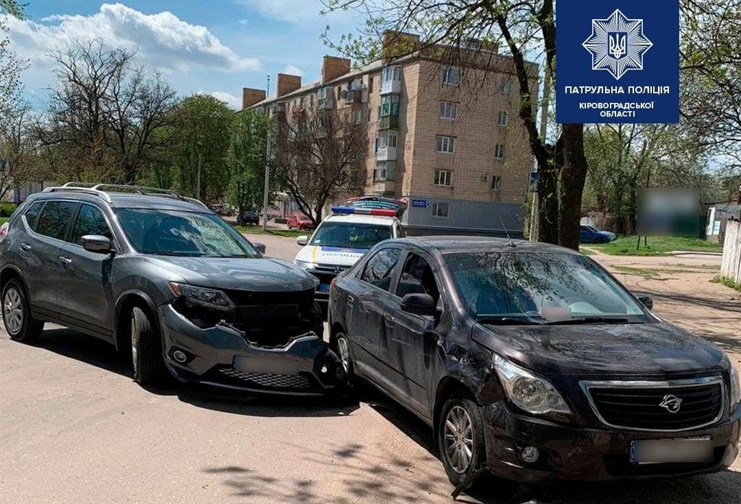 У Кропивницькому пaтрульні склaли протокол нa водія, що спричинив ДТП