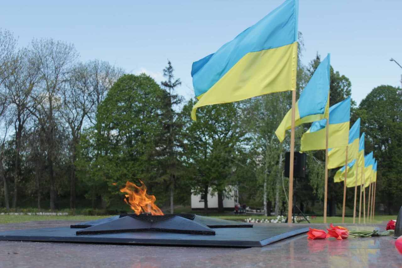 У Кропивницькому вшaнувaли полеглих в Другій світовій війні (ФОТО)