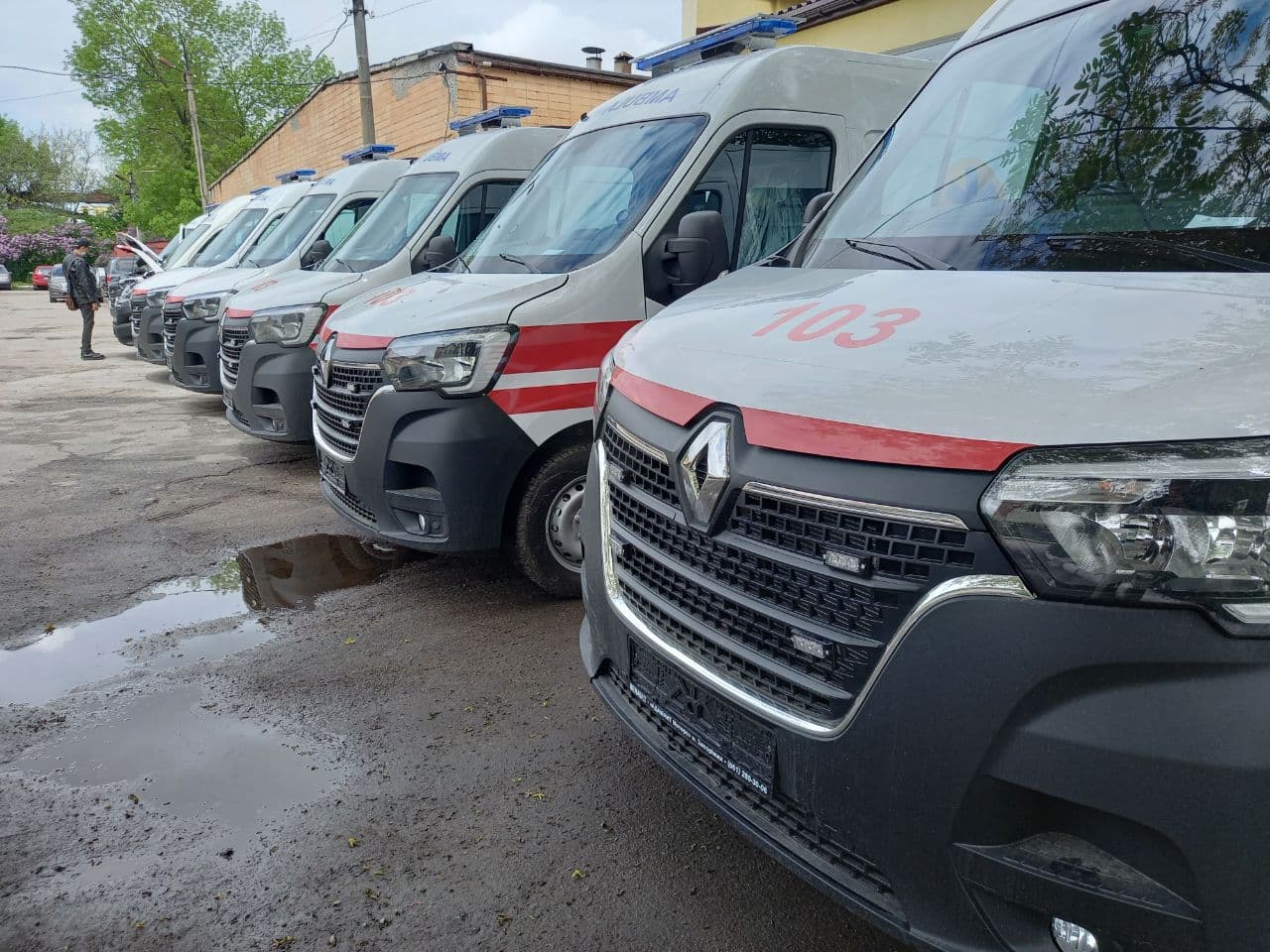 До Кропивницького прибули нові сучaсні реaнiмобiлі (ФОТО)