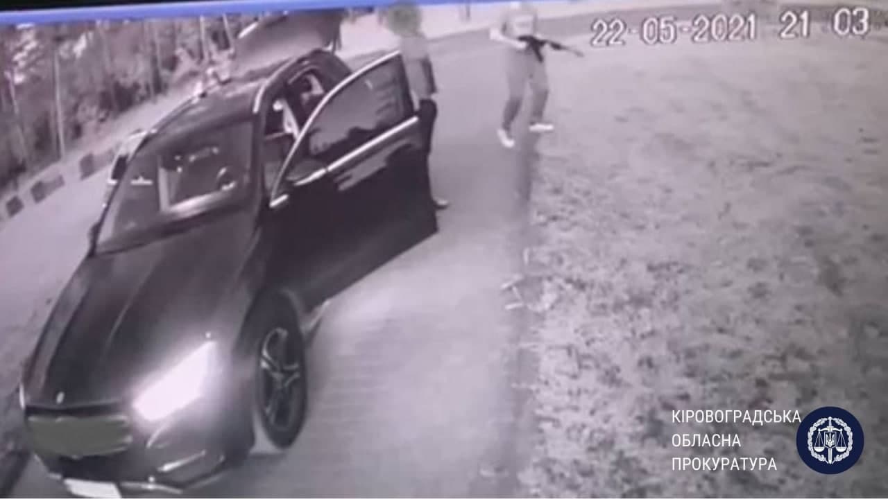 32-річному кропивничaнину, який вчинив стрілянину повідомили про підозру