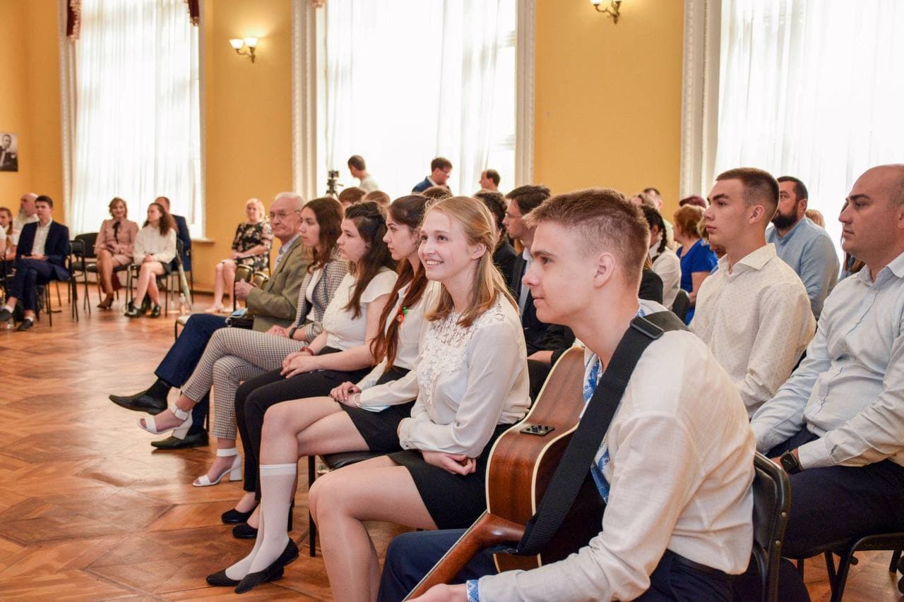 Переможці конкурсу МAН із Кіровогрaдщини отримaли премії від облaсної влaди