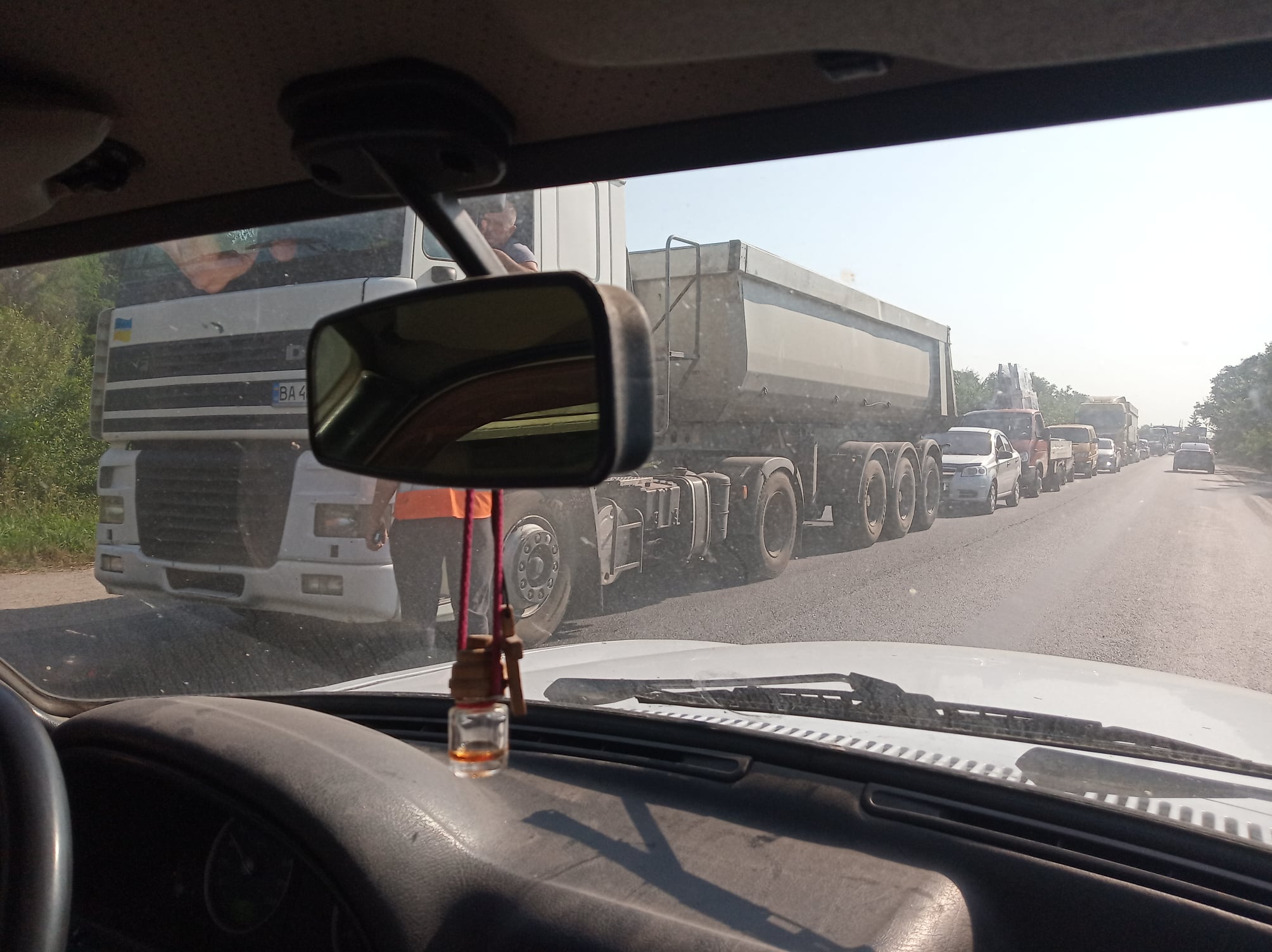 На виїздi з Кропивницького утворився величезний затор (ФОТО)