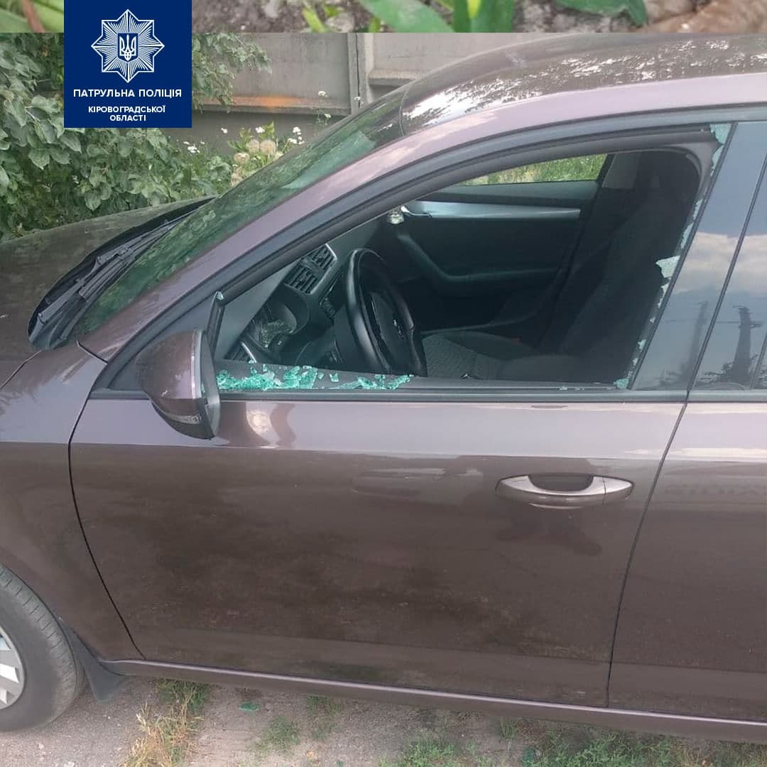 Розбив вiкно i вдерся до автiвки: у Кропивницькому затримали автозлодiя (ФОТО)