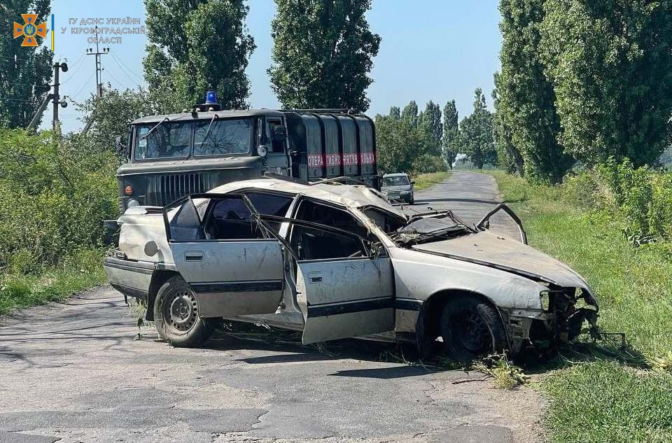 Двi автiвки на Кiровоградщинi потрапили в кювет (ФОТО)