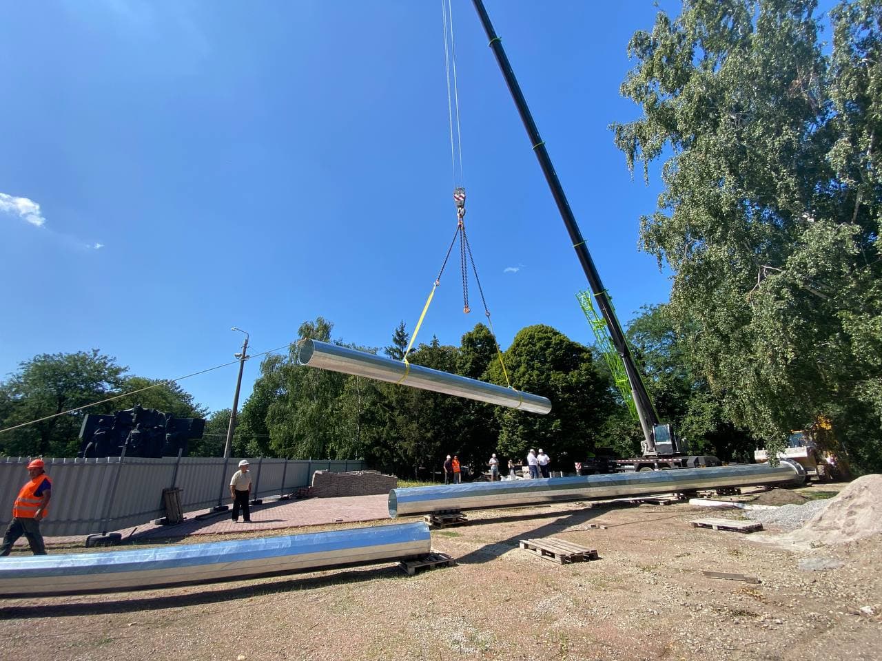 У Кропивницькому встановлюють найвищий прапор в області (ФОТО)