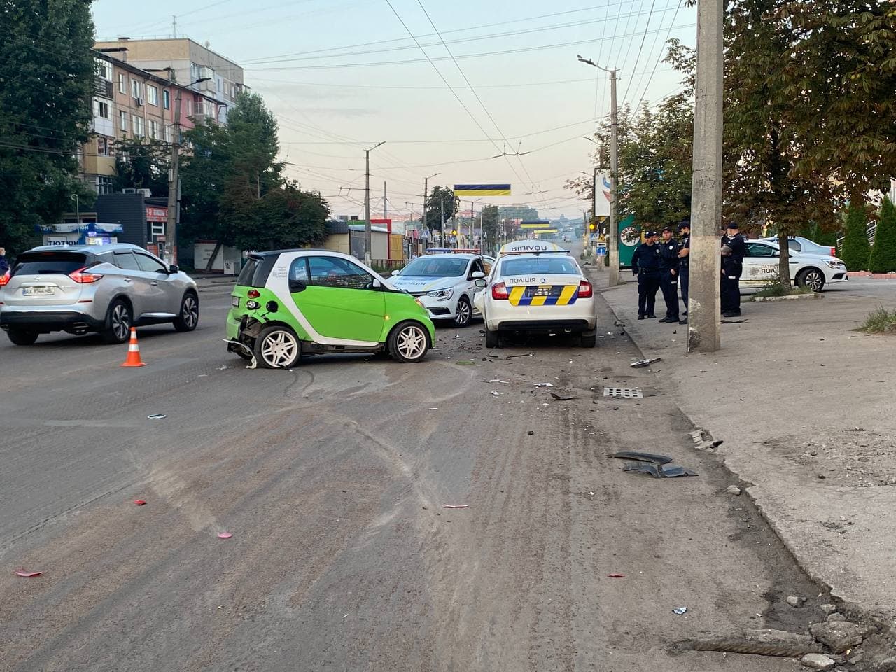 У Кропивницькому сталася ДТП за участі поліцейської машини (ФОТО)