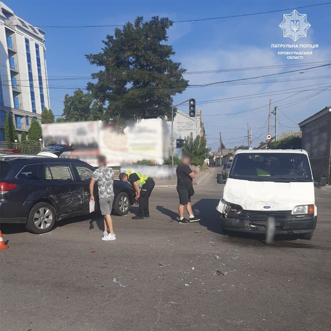 У Кропивницькому порушення правил проїзду перехрестя стало причиною ДТП