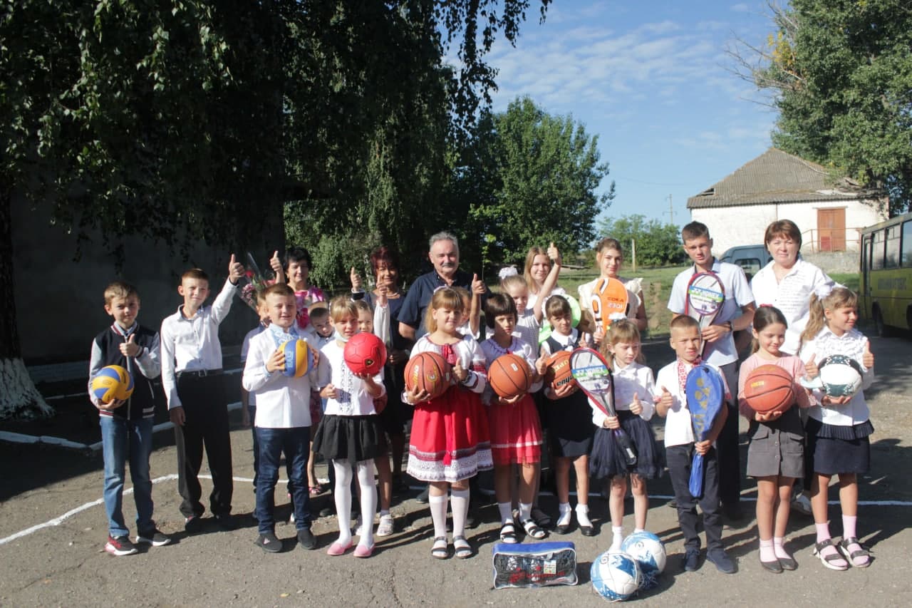 Депутат Кіровоградської обласної ради привітав школярів з Днем знань (ФОТО)