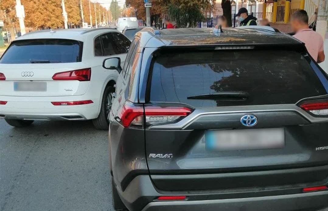 У Кропивницькому неуважність за кермом стала причиною ДТП